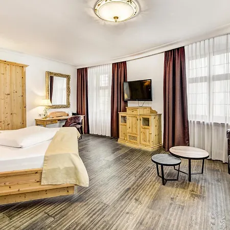 Hotel Goldener Adler, Bw Signature Collection 4*