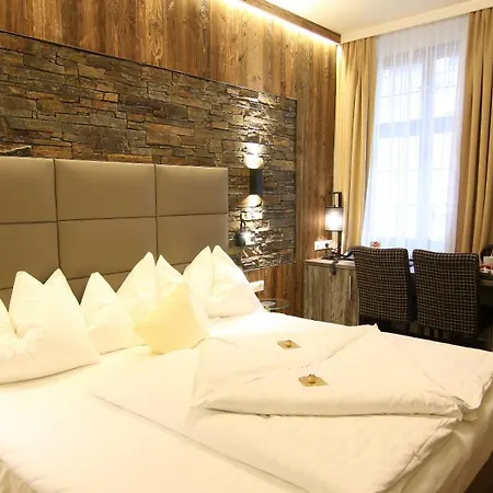 فندق Goldener Adler, Bw Signature Collection 4*