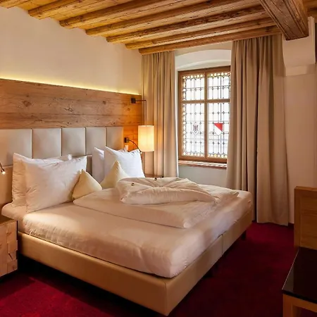 Western Goldener Adler Hotel