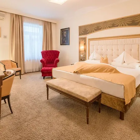 فندق Goldener Adler, Bw Signature Collection 4*