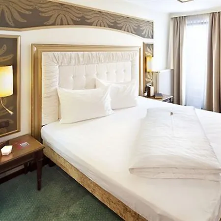Goldener Adler, Bw Signature Collection Отель 4*