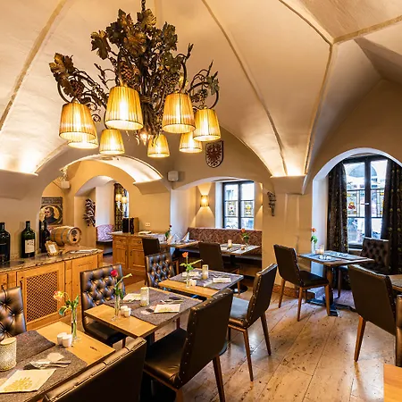 Отель Goldener Adler, Bw Signature Collection Инсбрук